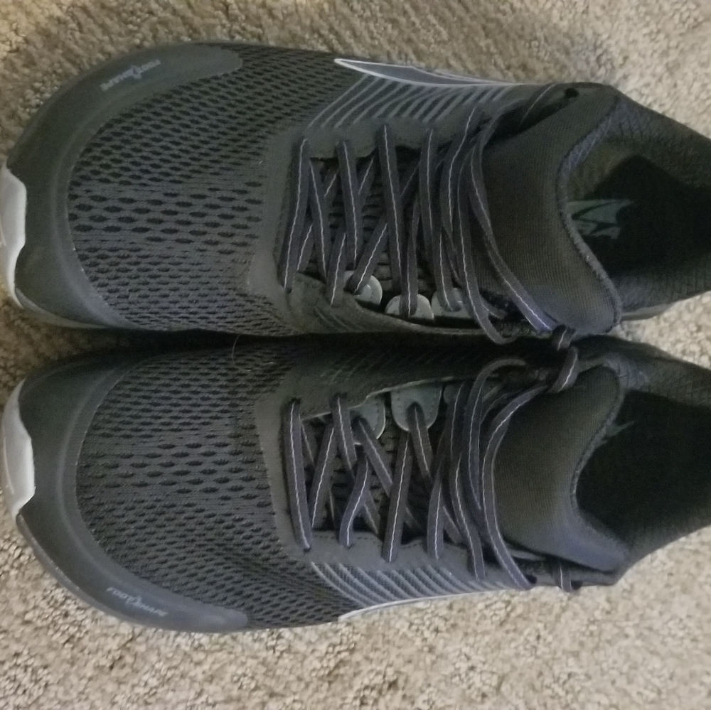 Men’s Altra Provision 4 Running Shoes sz 11.5